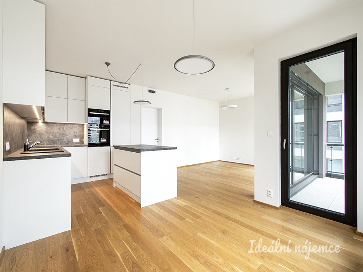 Pronájem bytu 4+kk 101 m²