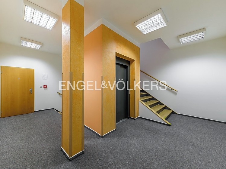 Pronájem komerčního prostoru, 34 m² (8 z 12)