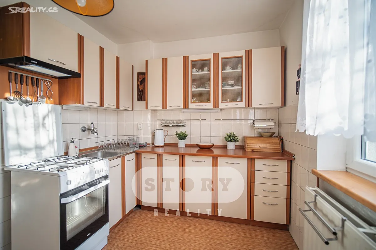 Prodej rodinného domu 221 m², pozemek 396 m² – pohled 5