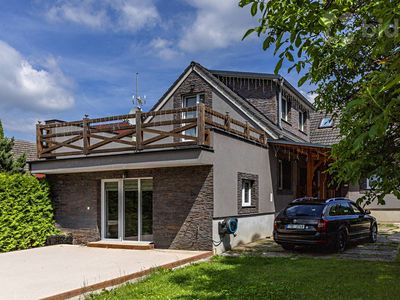 Prodej rodinného domu 220 m², pozemek 795 m²