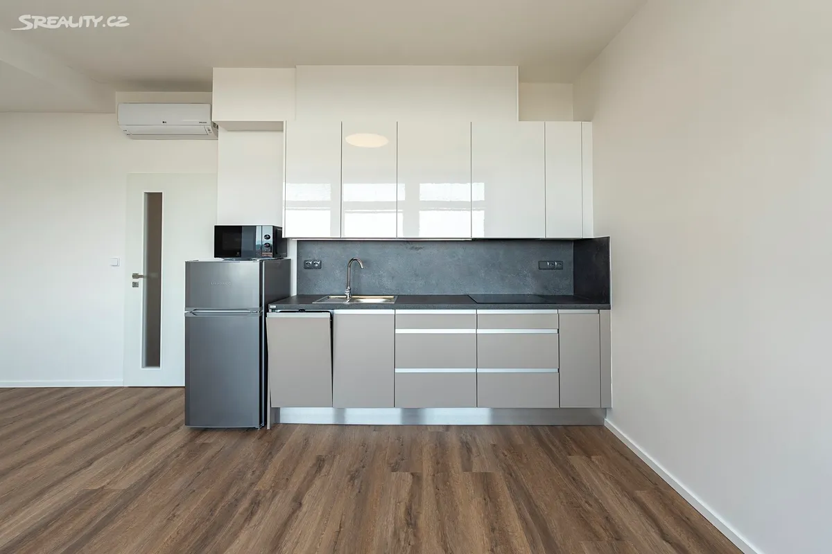 Pronájem bytu 1+kk 32 m², Pardubice