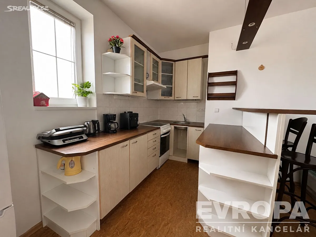 Pronájem bytu 2+kk 60 m² – pohled 3