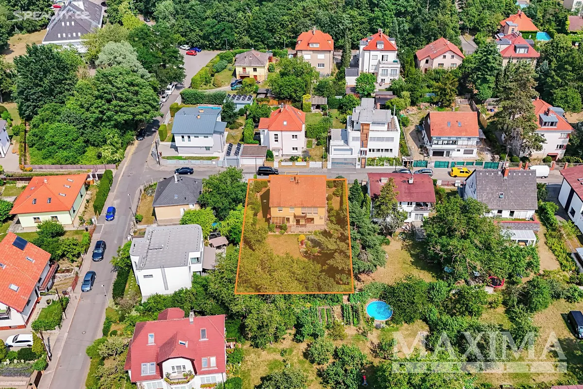 Prodej rodinného domu 270 m², pozemek 790 m², Praha