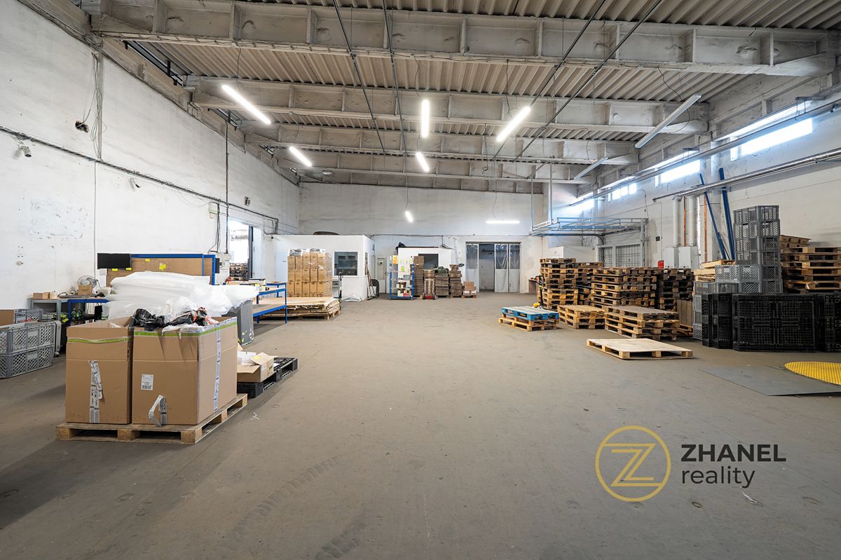 Pronájem skladového prostoru 1622 m²