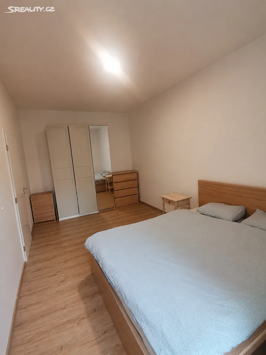 Pronájem bytu 2+kk 48 m² – pohled 4