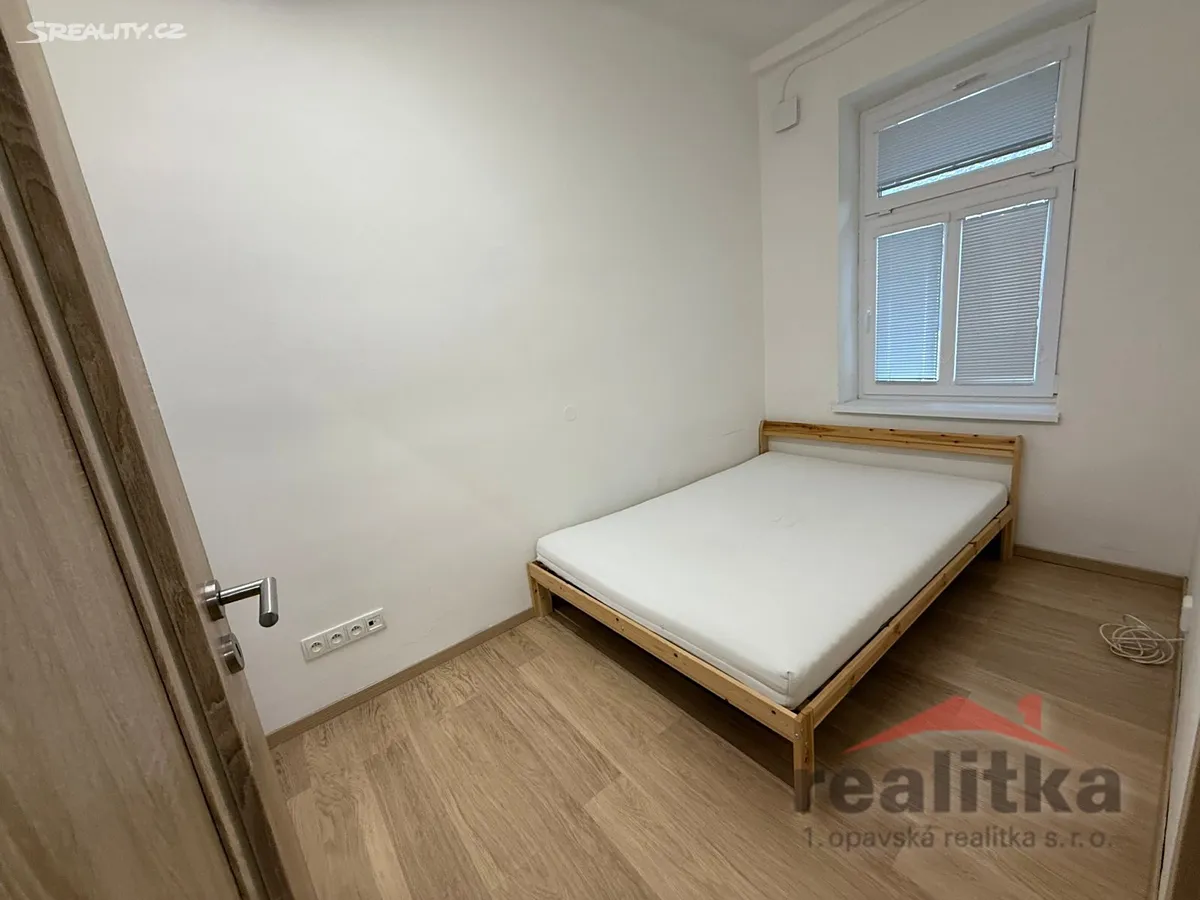 Pronájem bytu 2+kk 32 m² – pohled 3