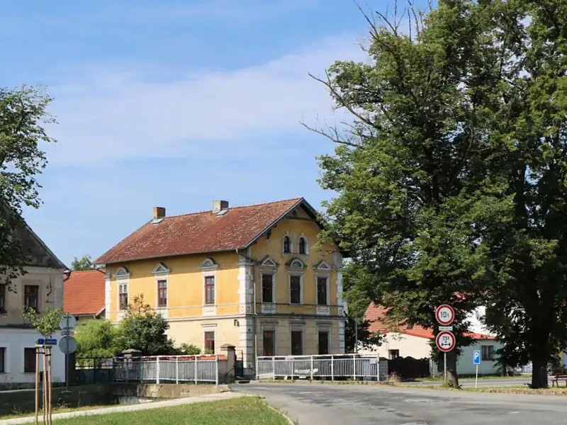 Prodej komerční nemovitosti 900 m², Žihle – náhled fotky 1