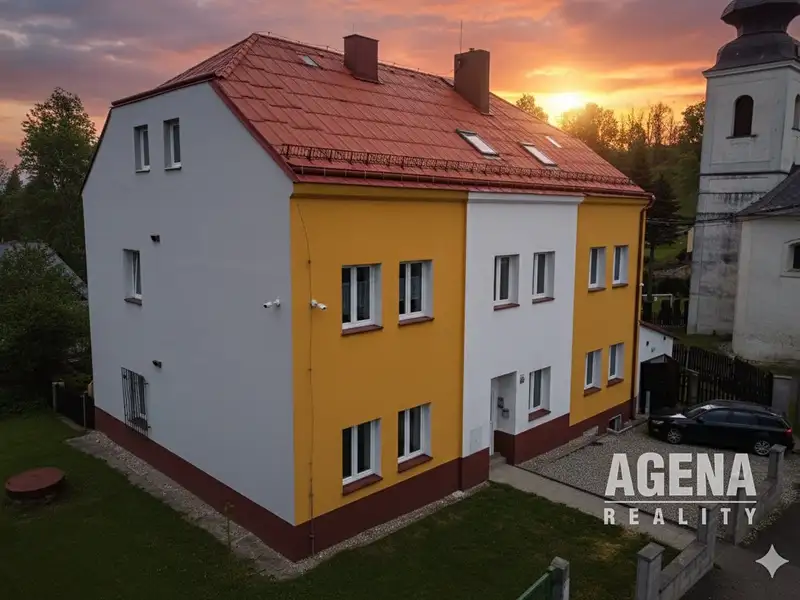 Prodej rodinného domu 360 m², pozemek 464 m², Petrovice – náhled fotky 1