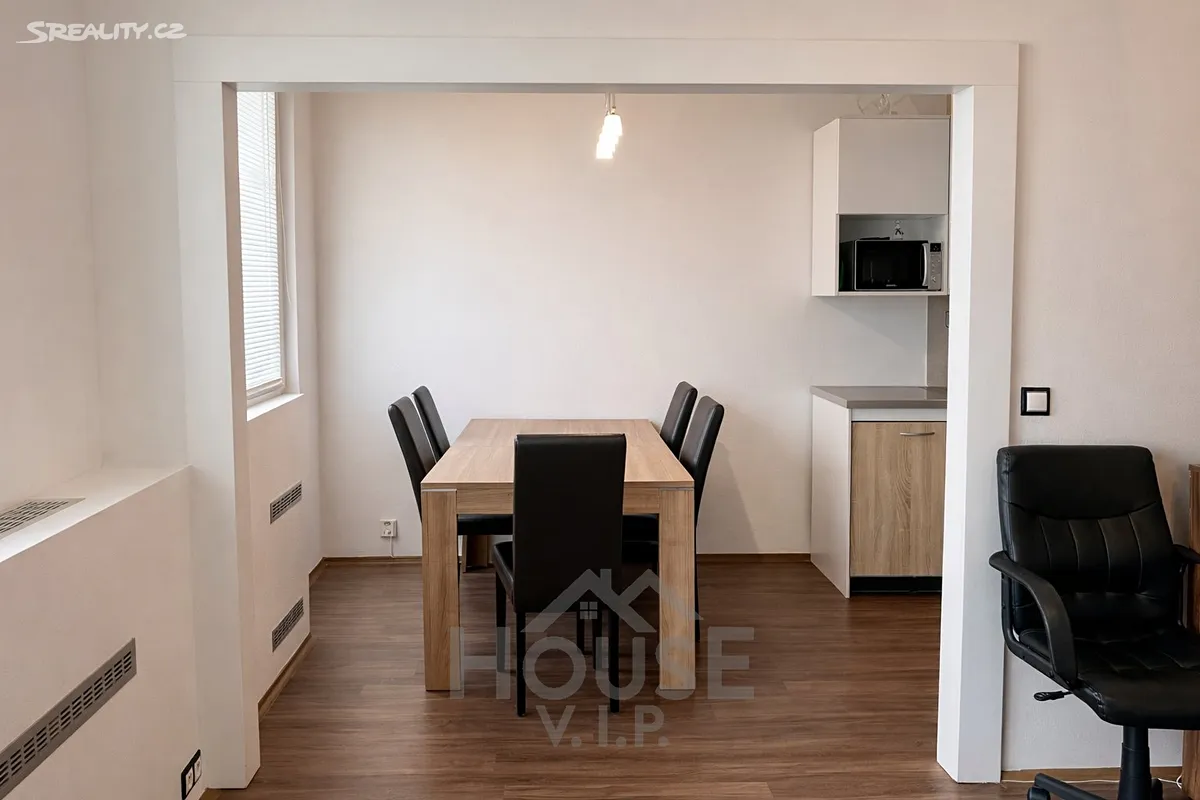 Prodej bytu 3+1 80 m² – pohled 2