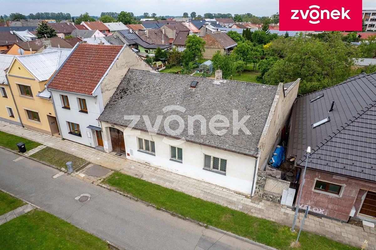 Prodej rodinného domu 200 m², pozemek 900 m² – fotografie 3