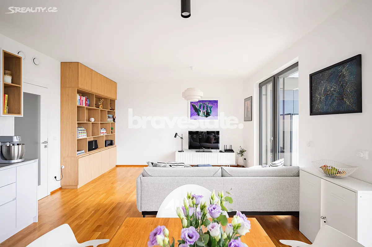 Pronájem bytu 3+kk 80 m² – pohled 4