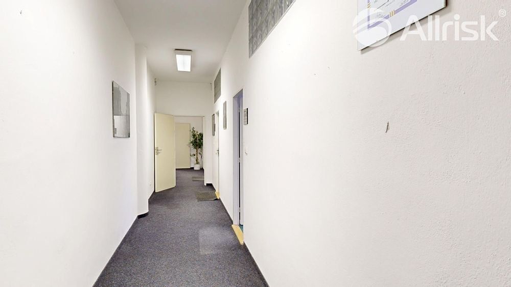 Pronájem kanceláře 51 m² – fotografie 4