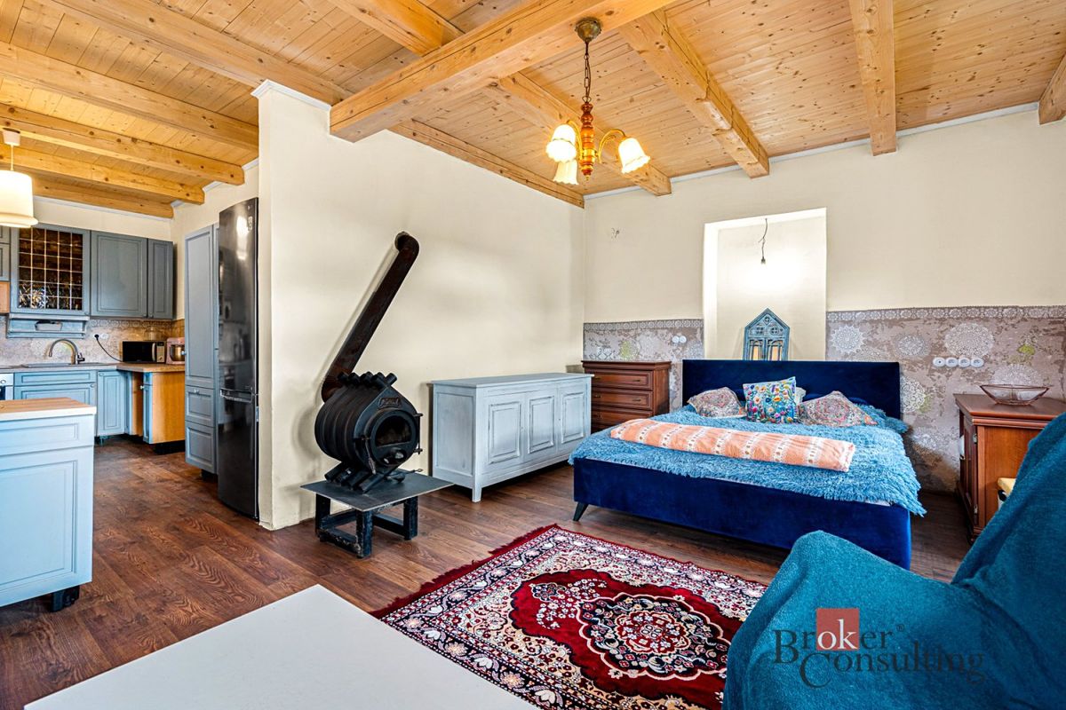 Prodej rodinného domu 180 m², pozemek 690 m² – fotografie 2