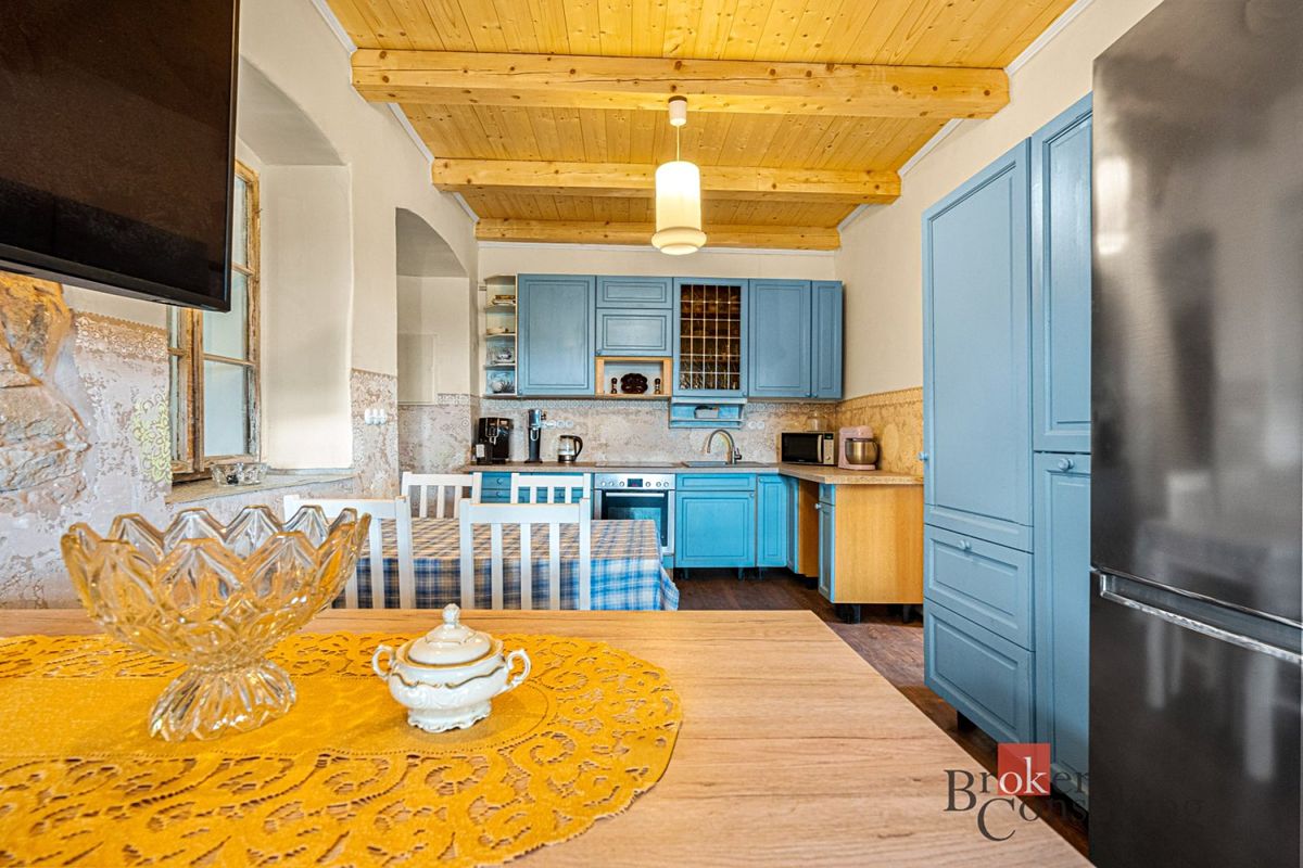 Prodej rodinného domu 180 m², pozemek 690 m² – fotografie 4