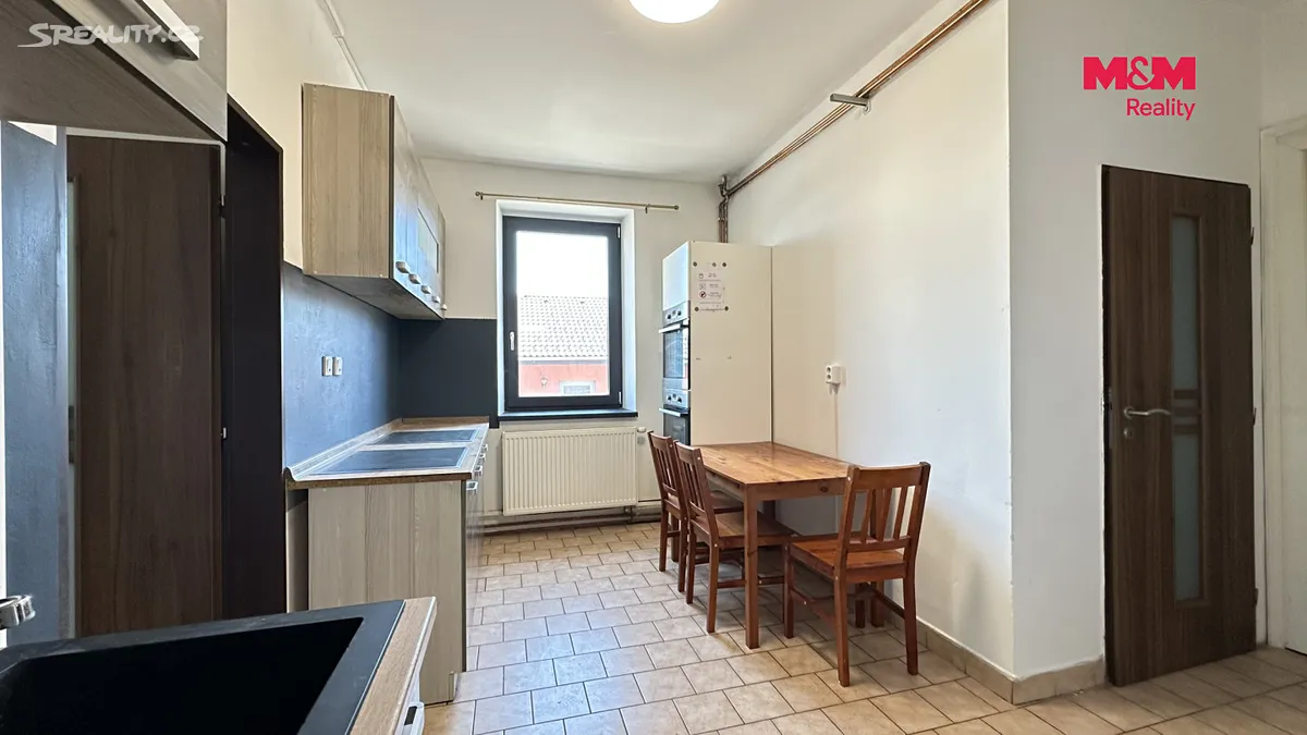 Pronájem činžovního domu 280 m² – pohled 2