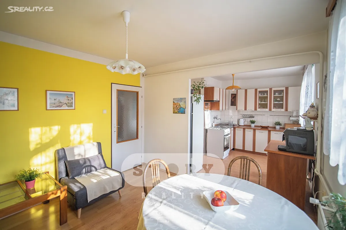 Prodej rodinného domu 221 m², pozemek 396 m² – pohled 6