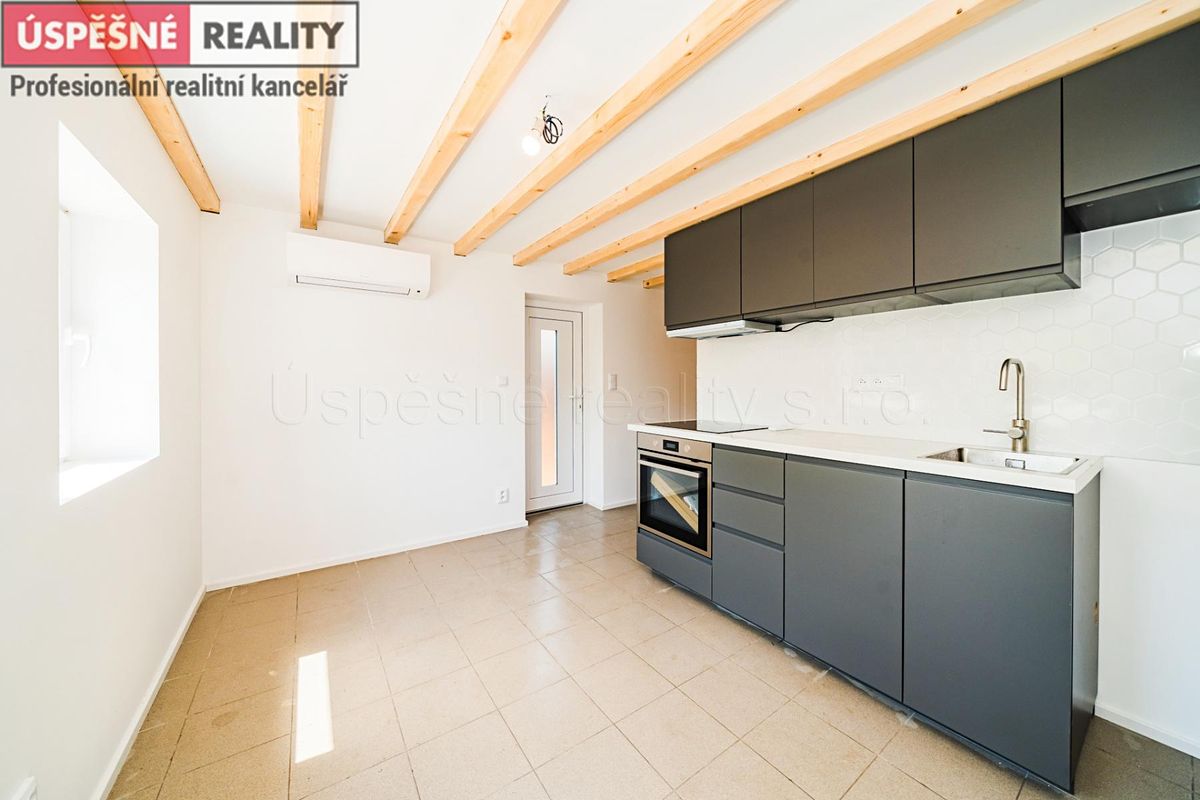 Prodej rodinného domu 57 m², pozemek 117 m², Černošice – fotka 1 z 3