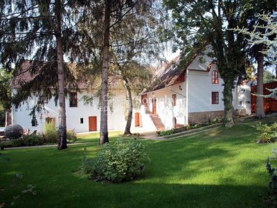 Prodej rodinného domu 310 m², pozemek 2002 m²