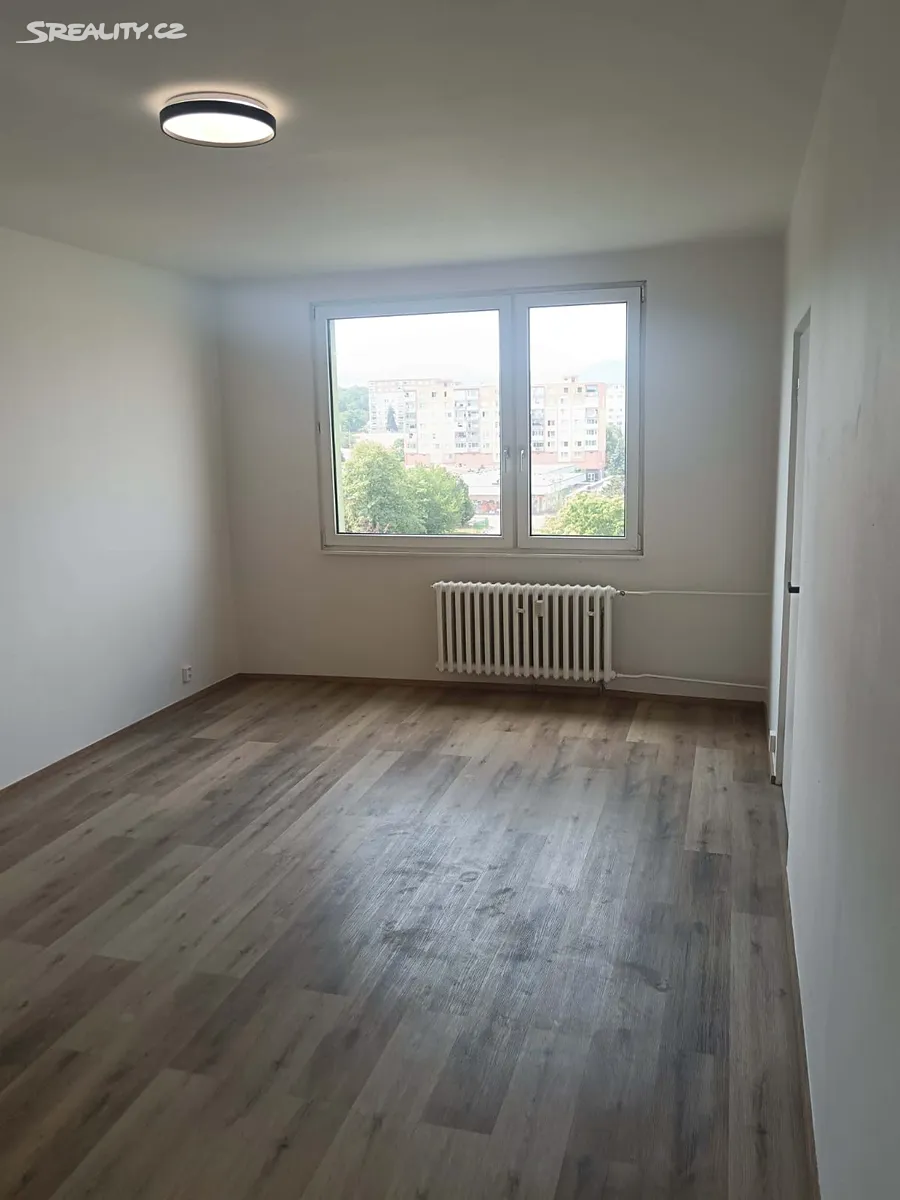 Pronájem bytu 2+1 60 m², Chomutov