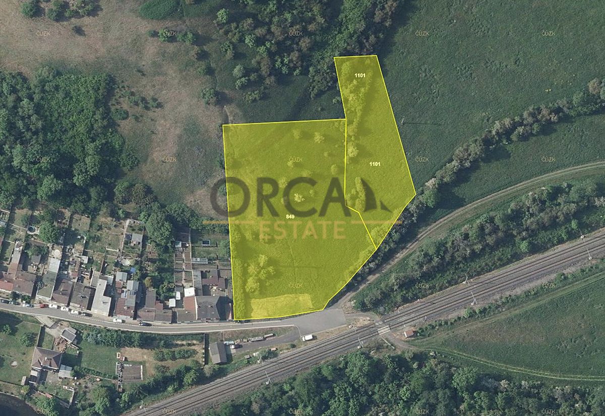 Prodej pozemku 8431 m², Hostomice – fotka 1 z 3