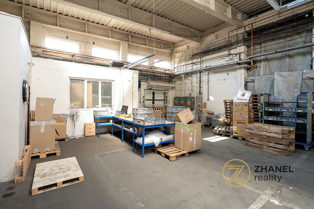 Pronájem skladového prostoru 1622 m² – fotografie 3
