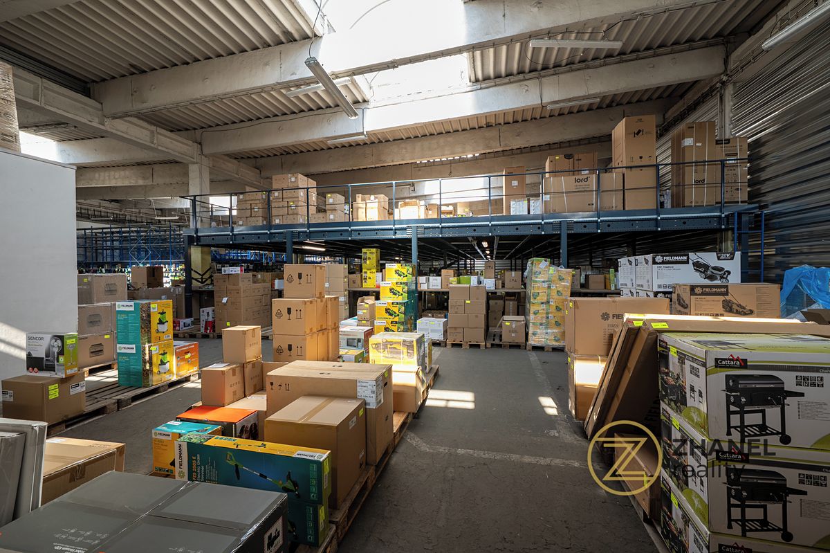 Pronájem skladového prostoru 1622 m² – fotografie 4