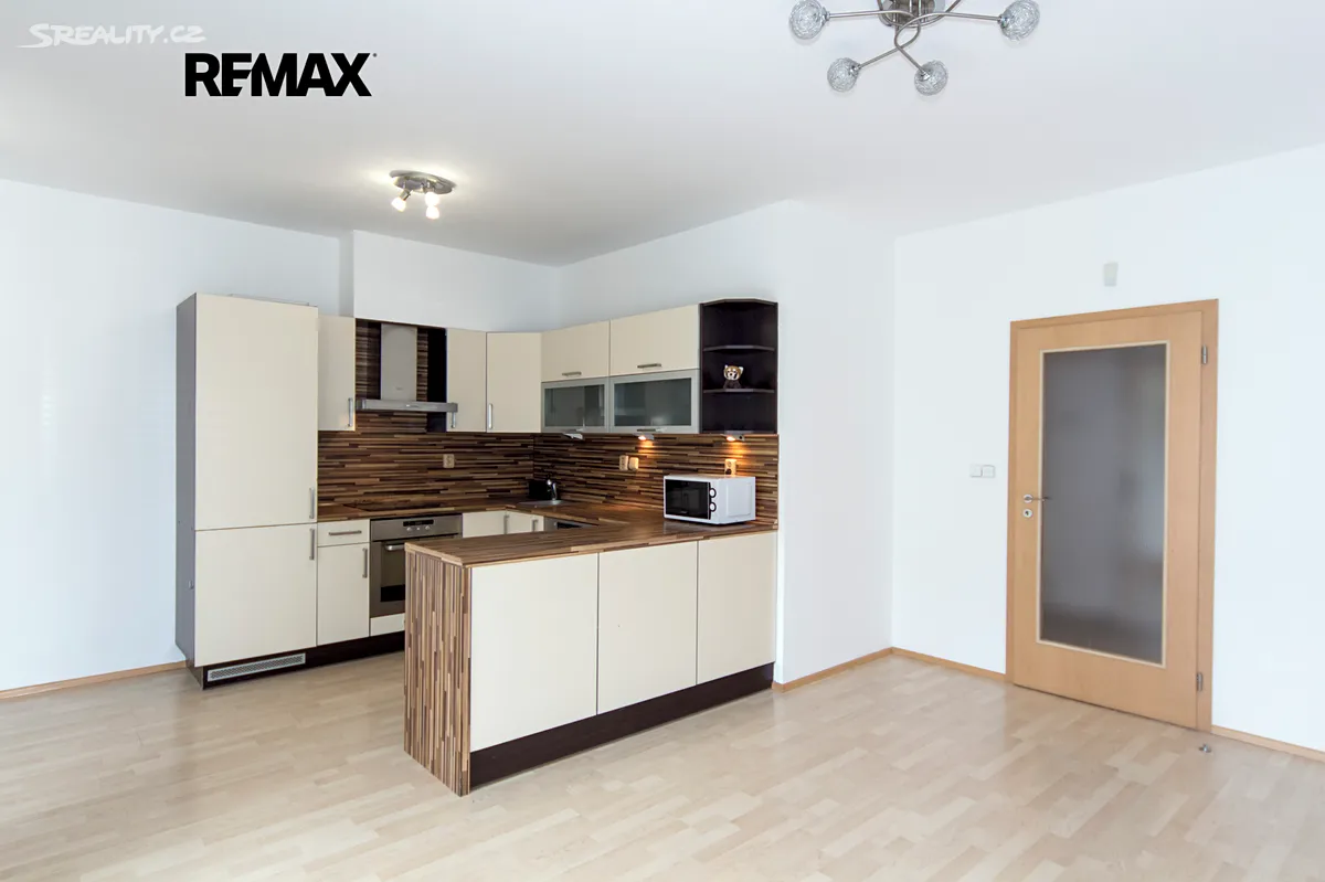 Pronájem bytu 2+kk 52 m² – pohled 3