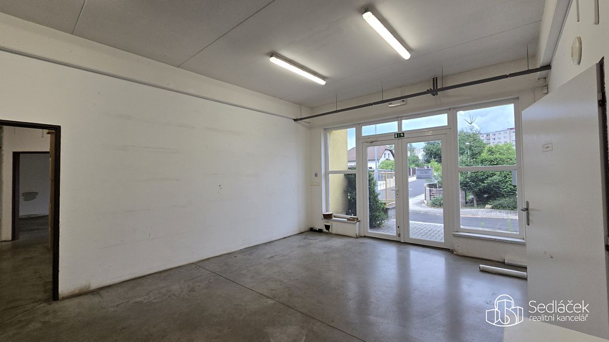 Pronájem výrobní haly, prostoru 876 m² – fotografie 2