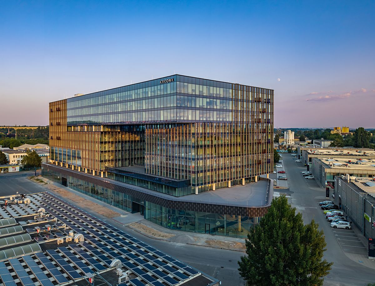 Pronájem kanceláře 450 m²
