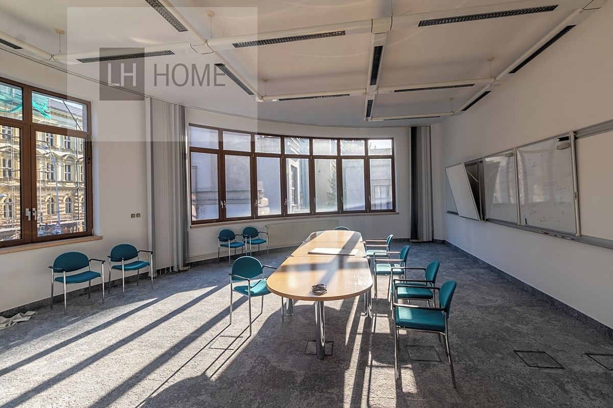 Prodej kanceláře 200 m² – fotografie 5