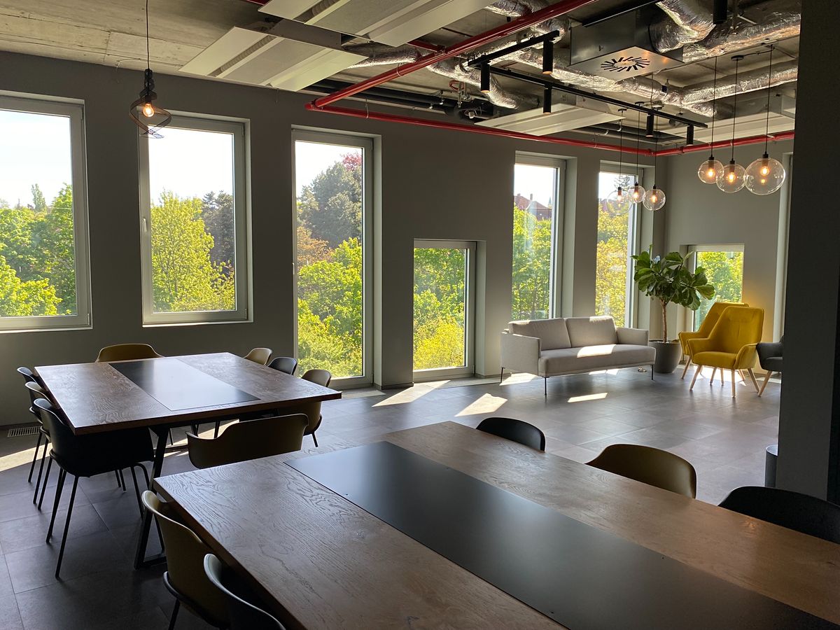 Pronájem kanceláře 855 m² – fotografie 2
