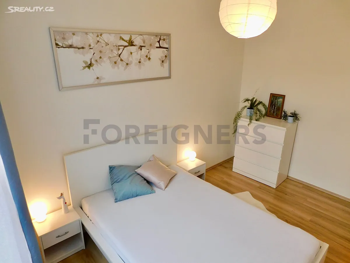 Pronájem bytu 2+kk 33 m² – pohled 5