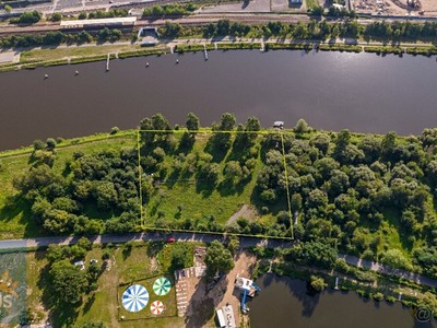 Pronájem  komerčního pozemku 200 m²