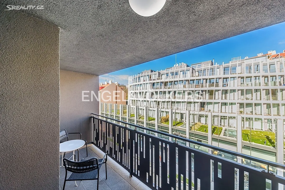 Pronájem bytu 2+kk 45 m² – pohled 2