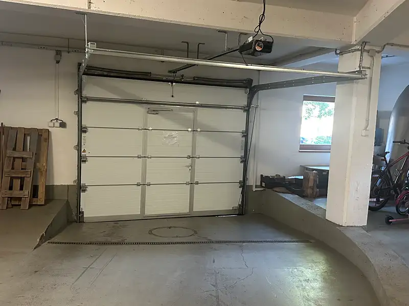 Pronájem garážového stání 13 m², Luhačovice – náhled fotky 3