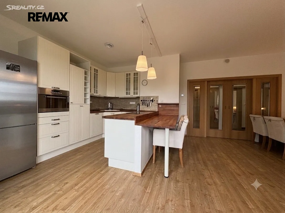 Pronájem bytu 2+kk 55 m² – pohled 6
