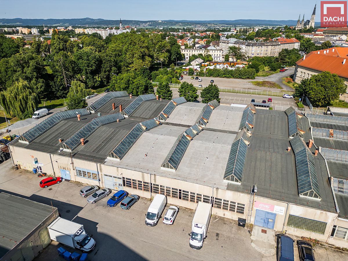 Pronájem skladového prostoru 1860 m² – fotografie 2