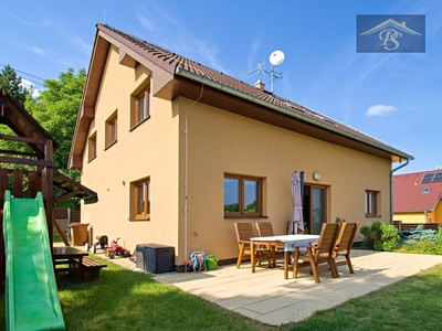 Prodej  rodinného domu 186 m², pozemek 438 m²