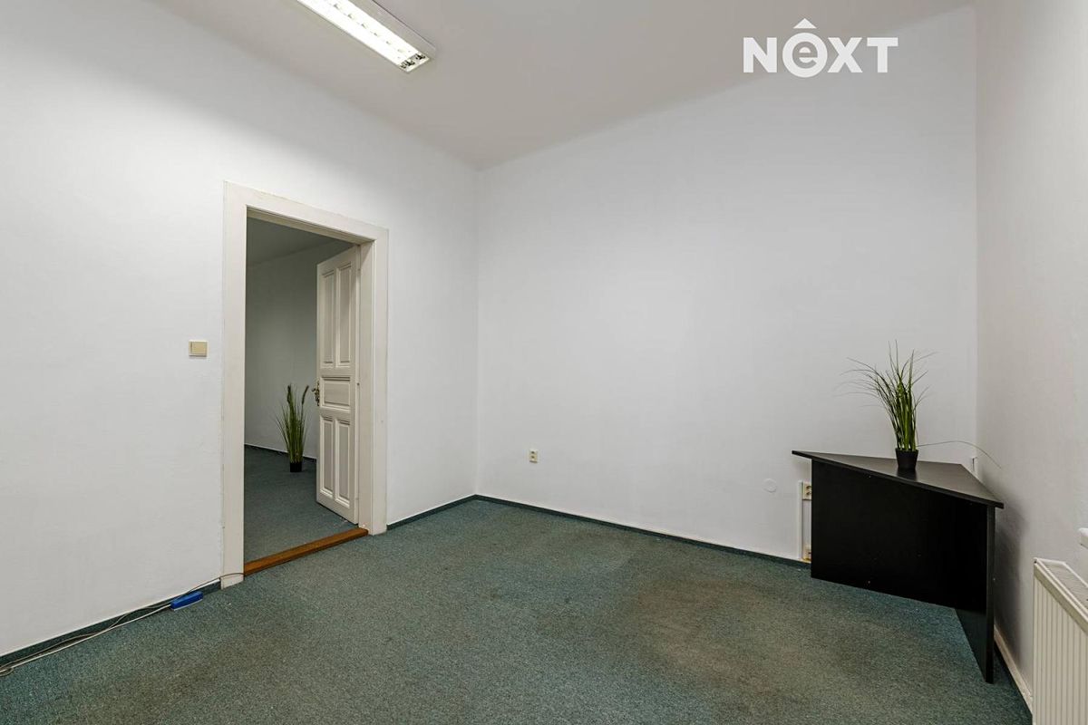 Pronájem kanceláře 107 m² – fotografie 3