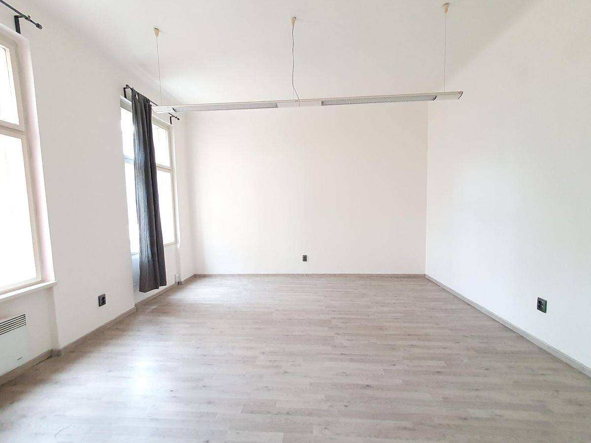 Pronájem kanceláře 40 m² – fotografie 2
