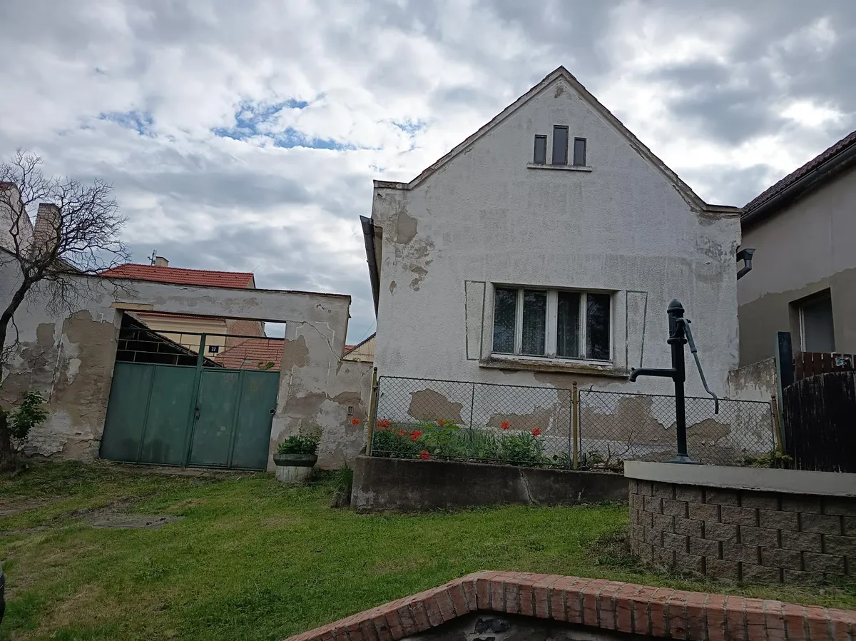 Prodej rodinného domu 200 m², pozemek 1100 m²