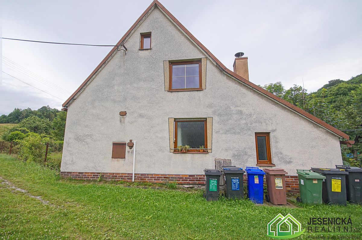 Prodej rodinného domu 140 m², pozemek 635 m² – fotografie 5