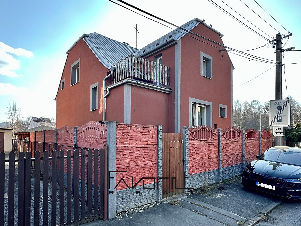 Prodej rodinného domu 178 m², pozemek 529 m² – fotografie 2