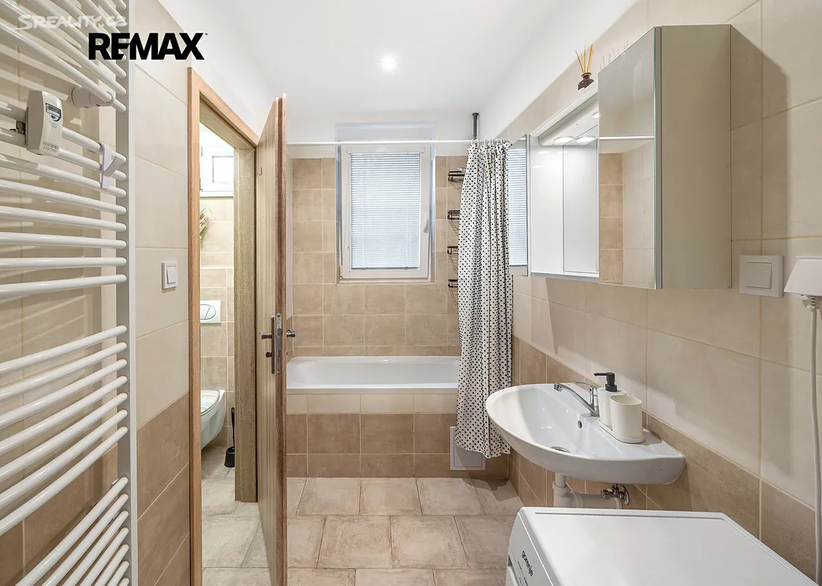 Pronájem bytu 2+1 63 m² – pohled 3