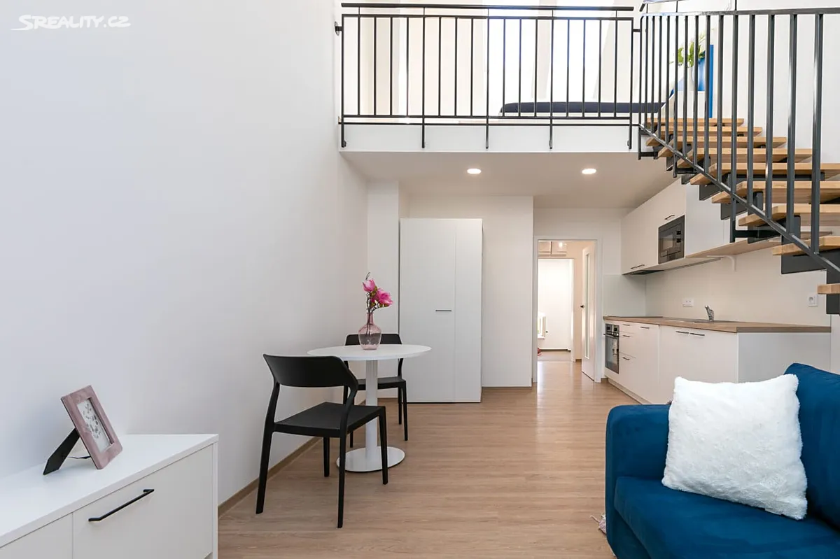 Pronájem bytu 1+kk 36 m² – pohled 4
