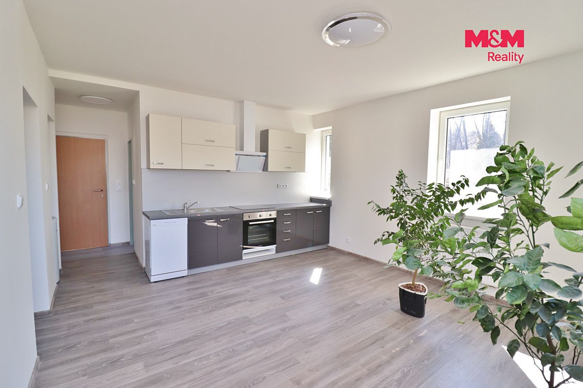 Prodej rodinného domu 245 m², pozemek 2645 m² – fotografie 3