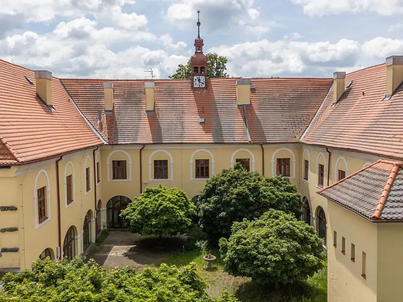 Prodej ubytovacího zařízení 1672 m², Čechtice – náhled fotky 2