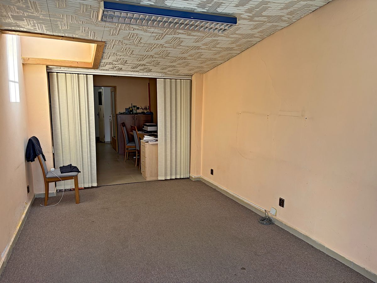 Pronájem obchodního prostoru 50 m² – fotografie 3