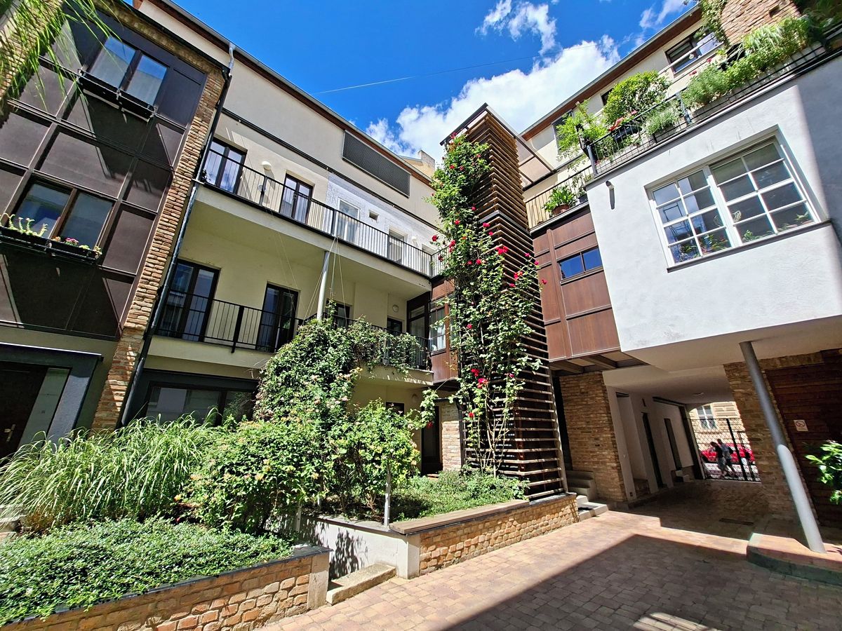 Pronájem bytu 1+kk 35 m²