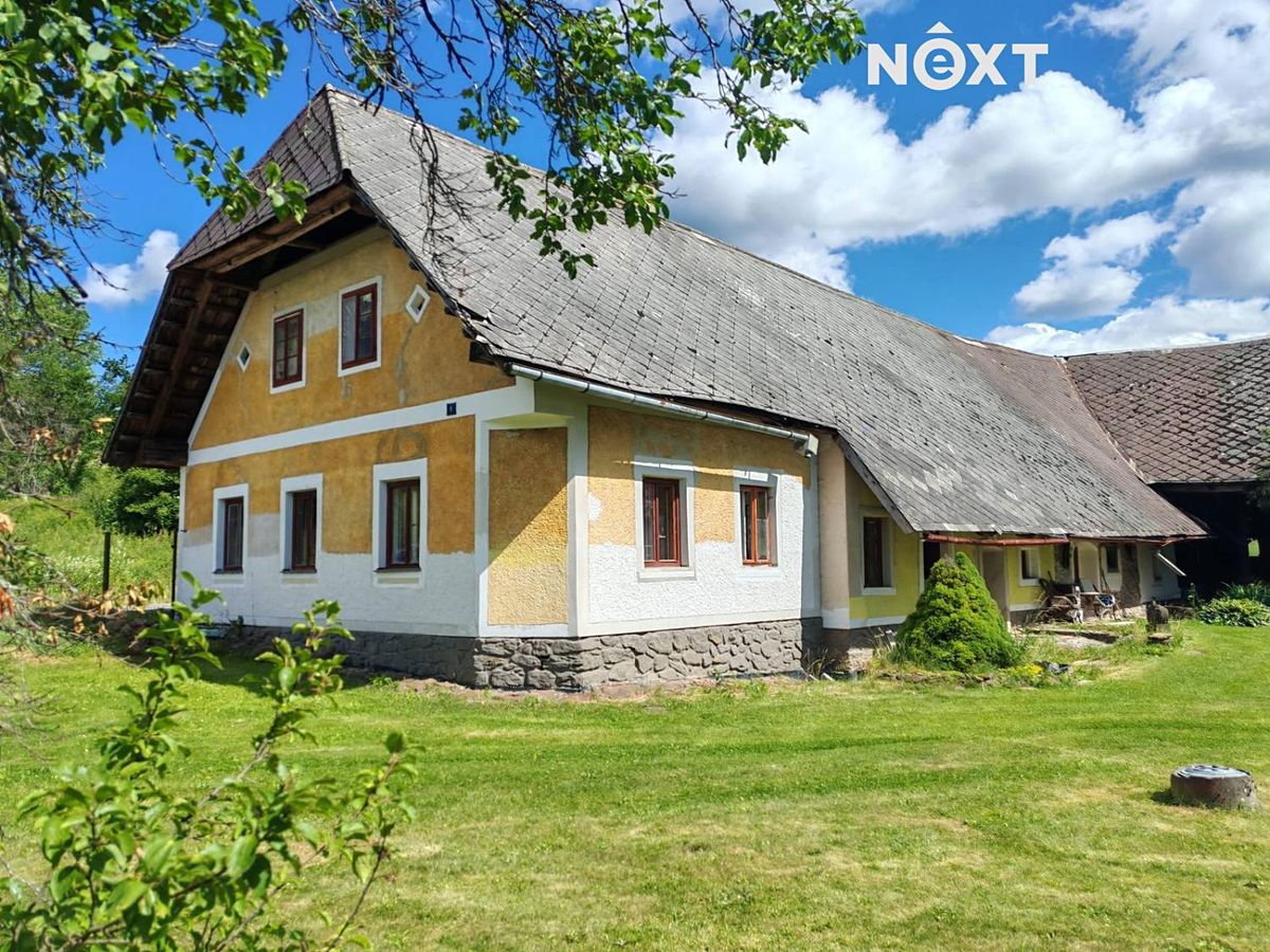 Prodej rodinného domu 380 m², pozemek 1676 m²